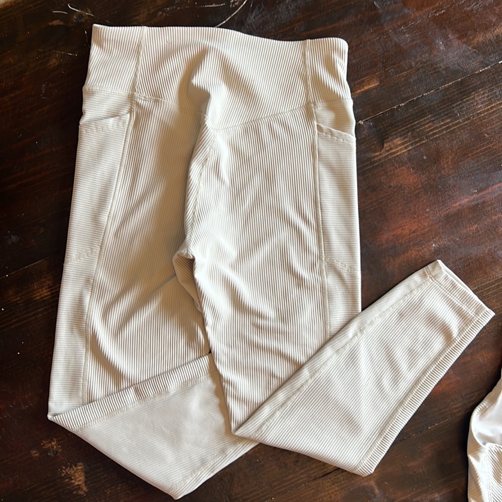 Old Navy Cream Ribbed Activewear Set - Picture 6 of 12